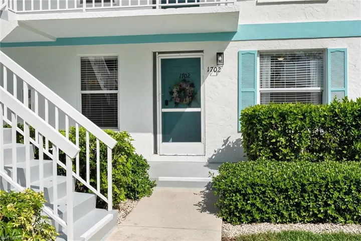 1375  Mainsail  DR, Naples, FL 34114