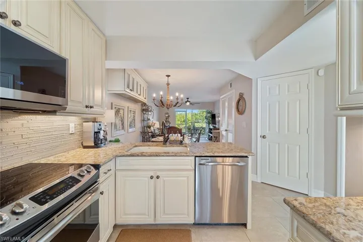 1375  Mainsail  DR, Naples, FL 34114