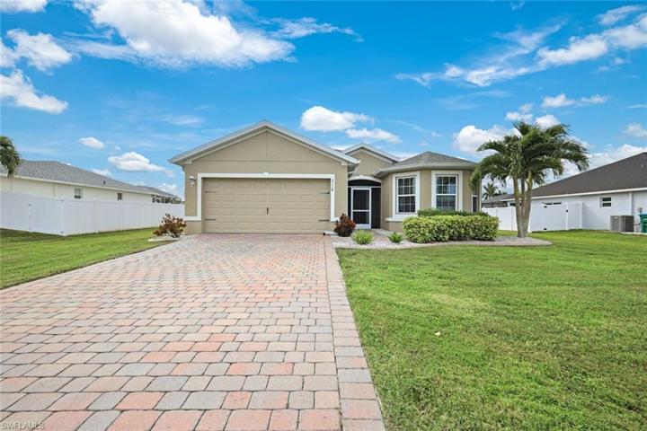 2114 SW 12th TER, CAPE CORAL FL 33991
