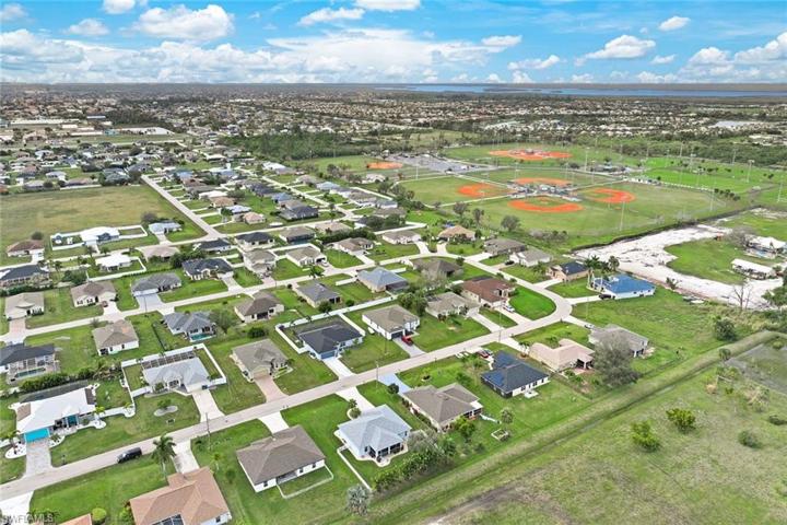 2114 SW 12th TER, CAPE CORAL FL 33991
