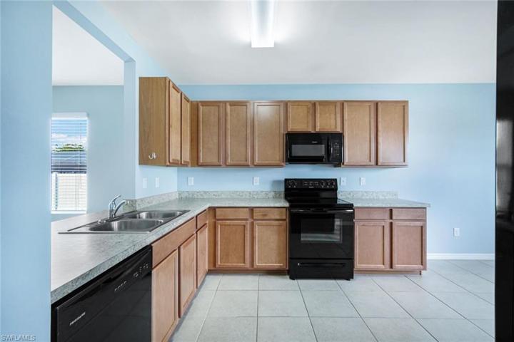 2114 SW 12th TER, CAPE CORAL FL 33991