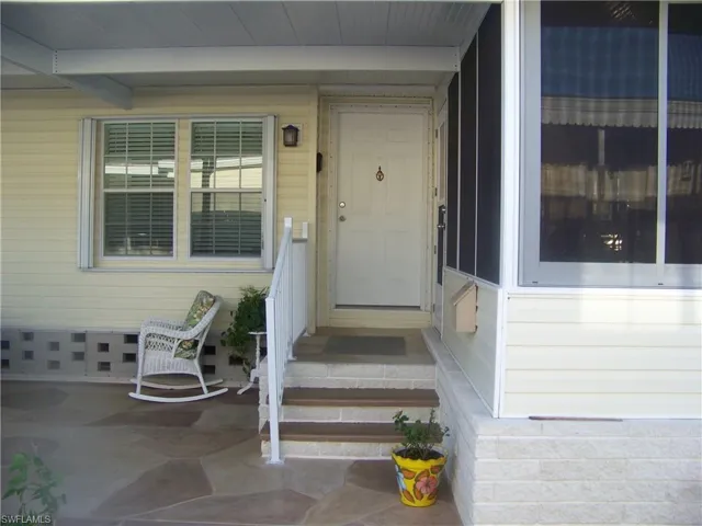 Large entryway for easy access.