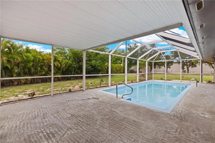 655 NE 15th  CT, Cape Coral, FL 33909