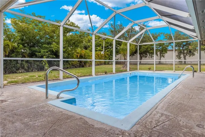 655 NE 15th  CT, Cape Coral, FL 33909