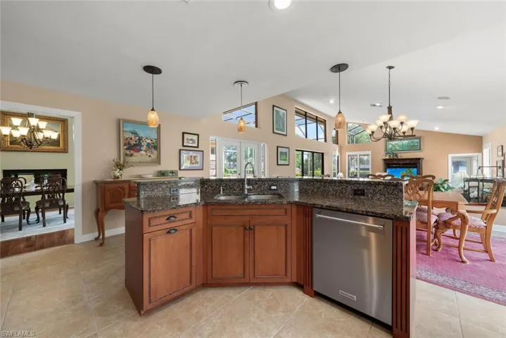 15241  Tweedale  CIR, Fort Myers, FL 33912