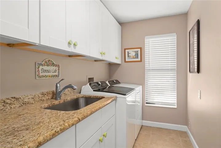 15241  Tweedale  CIR, Fort Myers, FL 33912