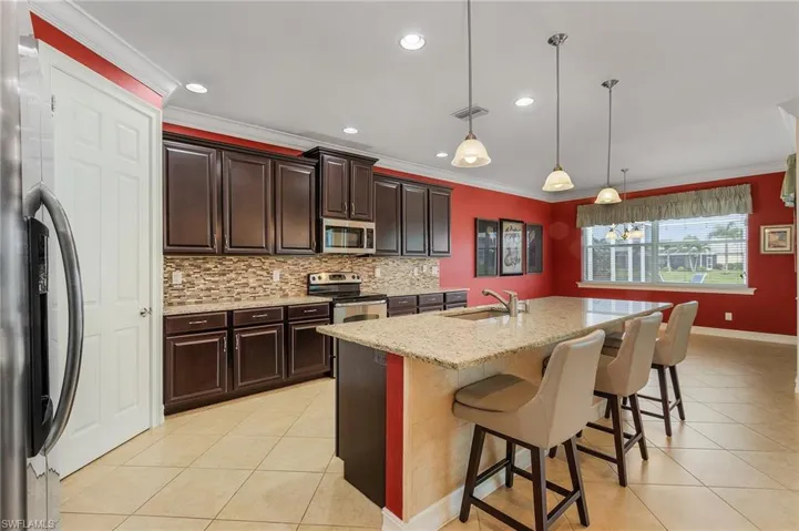BIG KITCHEN AND PANTRY