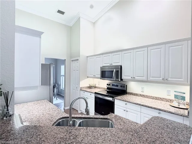 5640 Northboro Dr 201, Naples, Florida 34110