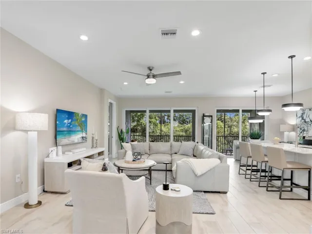 2614  Seychelles  CIR, Naples, FL 34112