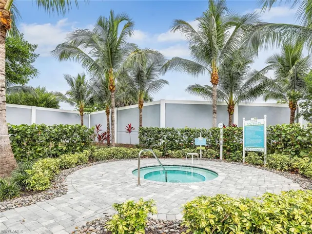 2614  Seychelles  CIR, Naples, FL 34112