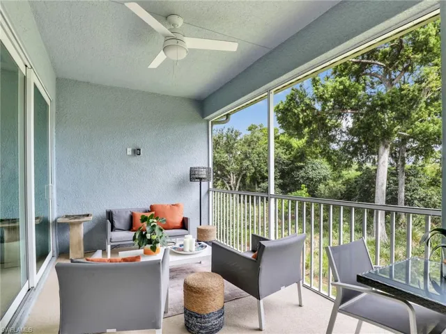 2614  Seychelles  CIR, Naples, FL 34112