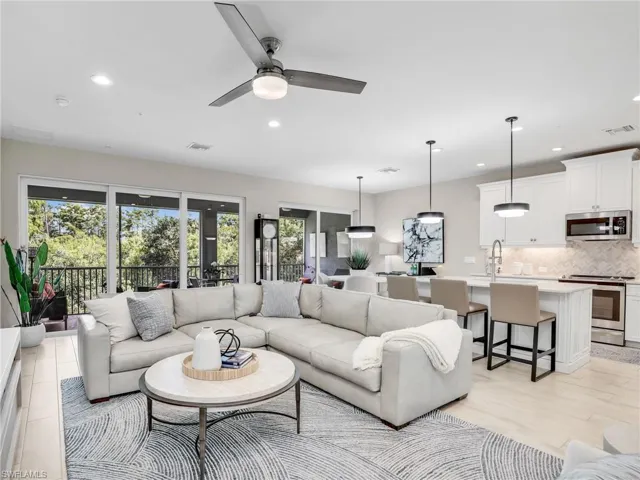 2614  Seychelles  CIR, Naples, FL 34112