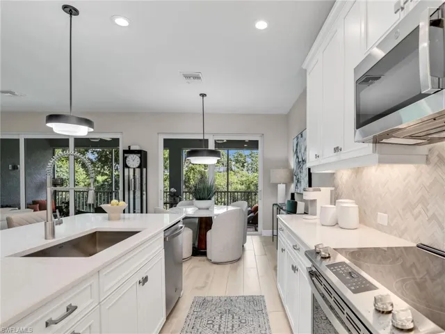 2614  Seychelles  CIR, Naples, FL 34112