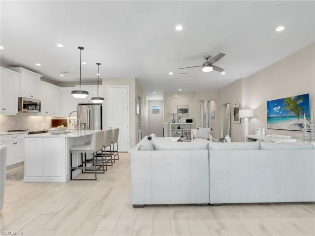 2614  Seychelles  CIR, Naples, FL 34112