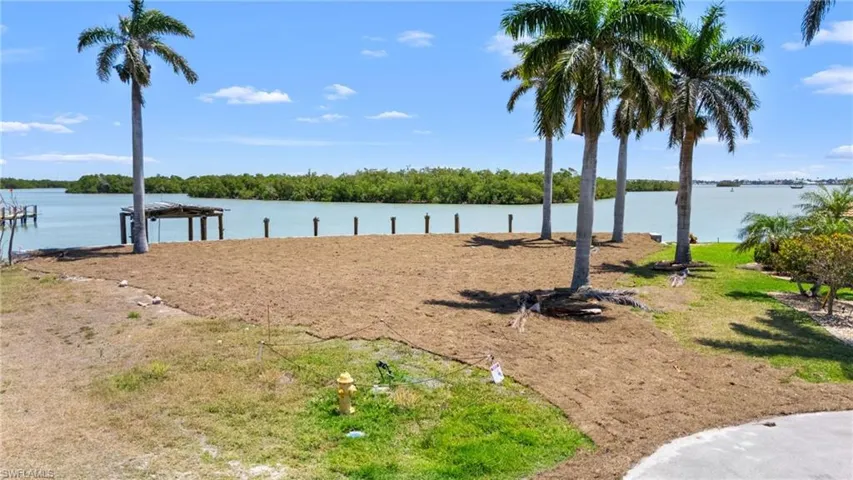 View of water feature featuring a boat dock