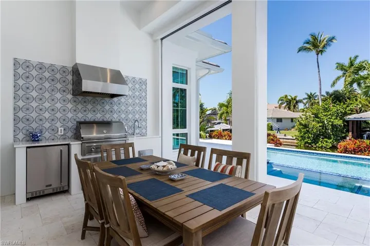 Outdoor Kitchen