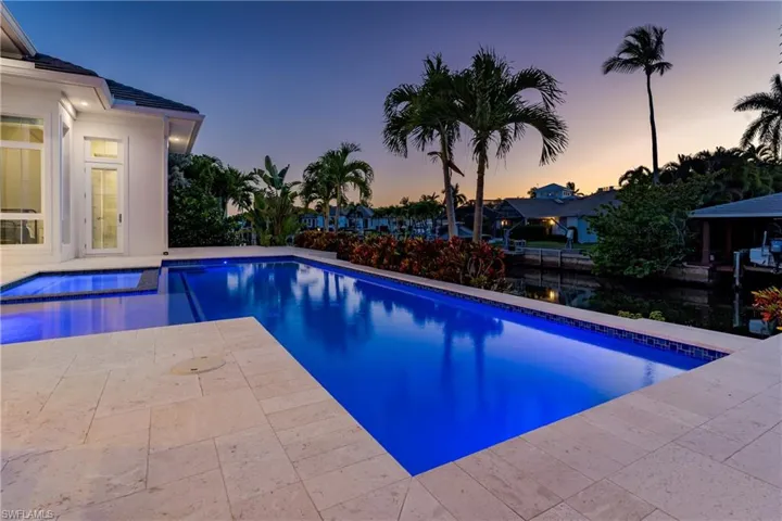 Pool & Spa Sunset 2