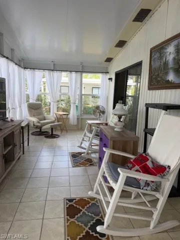 210 Pine Key Ln 210, Naples, Florida 34114