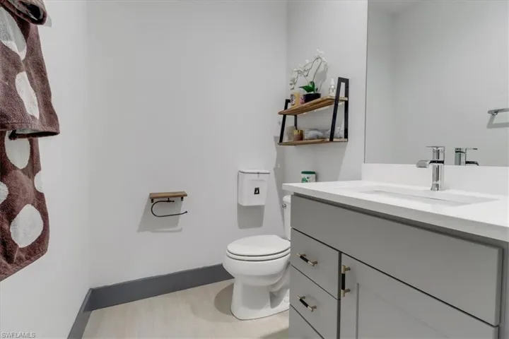 8355 Coral DR, FORT MYERS FL 33967