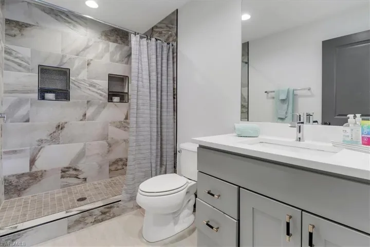 8355 Coral DR, FORT MYERS FL 33967