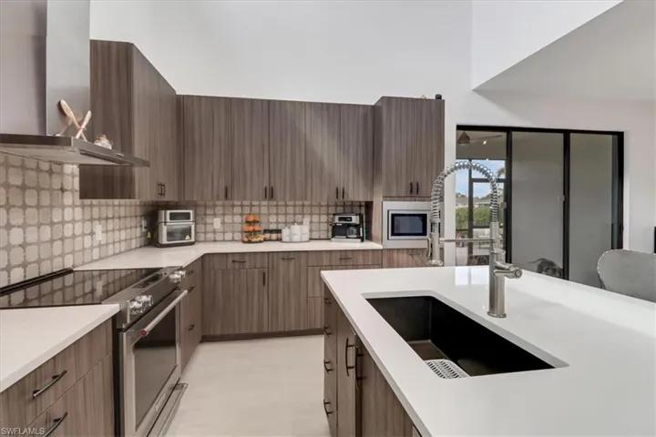 8355 Coral DR, FORT MYERS FL 33967