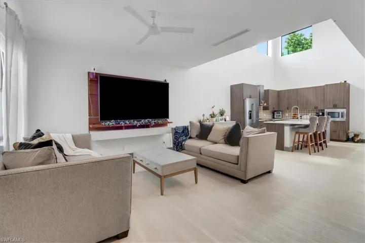 8355 Coral DR, FORT MYERS FL 33967