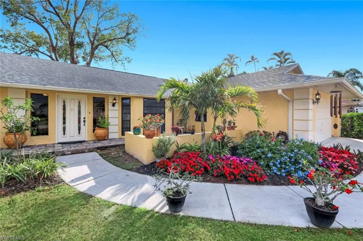 111 Blue Ridge Dr 23, Naples, Florida 34112