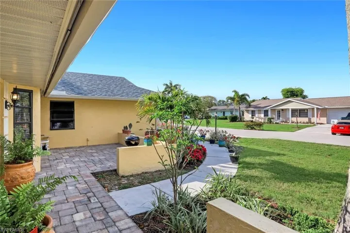 111 Blue Ridge Dr 23, Naples, Florida 34112