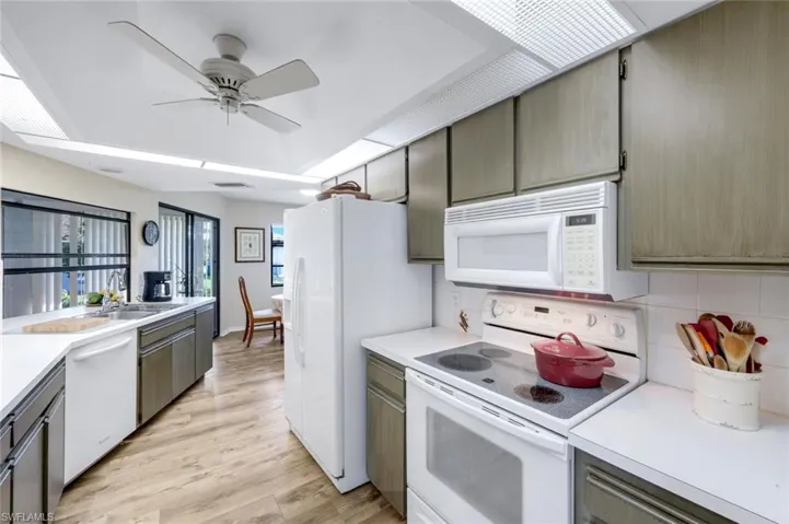 111 Blue Ridge Dr 23, Naples, Florida 34112