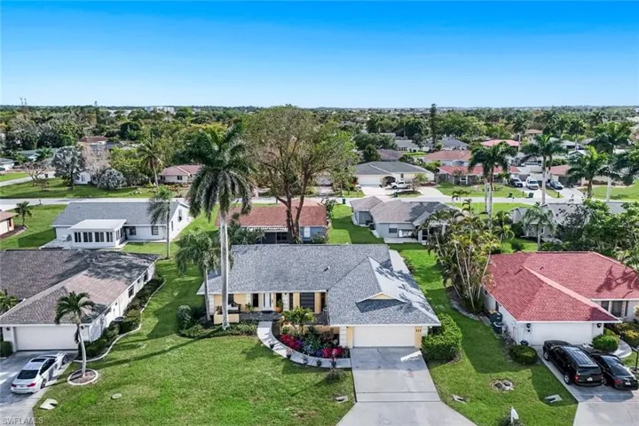 111 Blue Ridge Dr 23, Naples, Florida 34112