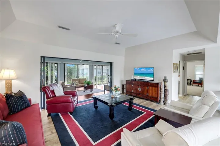 111 Blue Ridge Dr 23, Naples, Florida 34112