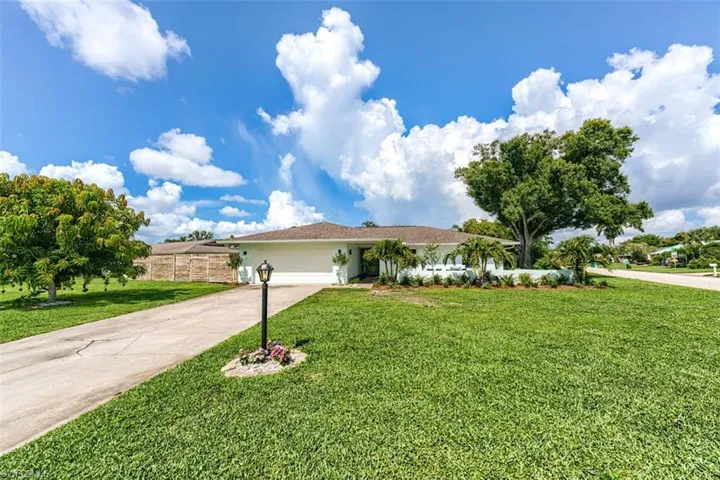 5302 Shalley Cir E, Fort Myers, Florida 33919