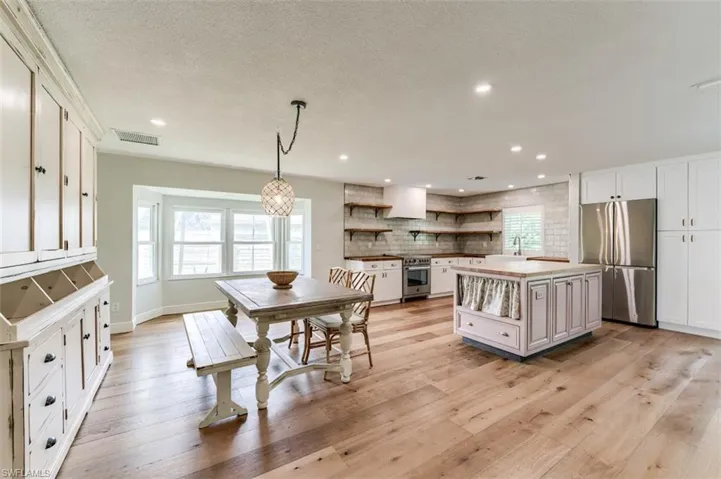 5302 Shalley Cir E, Fort Myers, Florida 33919