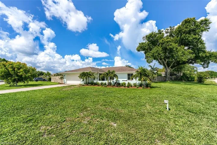 5302 Shalley Cir E, Fort Myers, Florida 33919