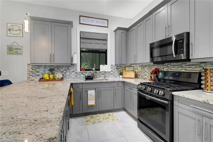 3735  32nd SE AVE, Naples, FL 34117