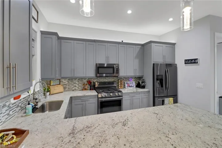 3735  32nd SE AVE, Naples, FL 34117