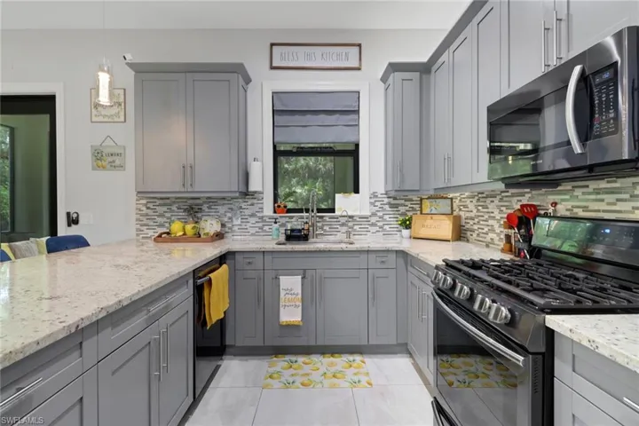 3735  32nd SE AVE, Naples, FL 34117