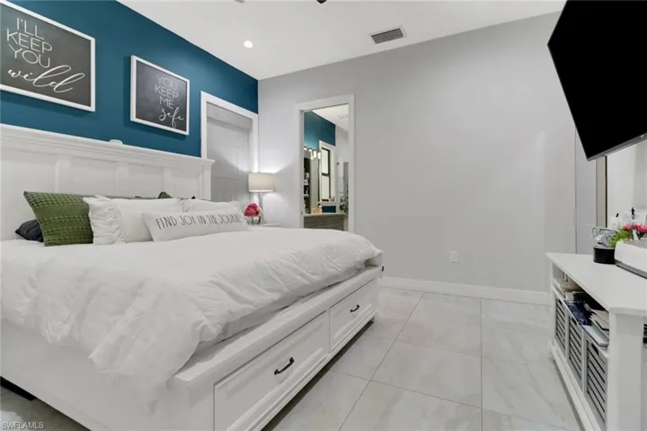 3735  32nd SE AVE, Naples, FL 34117
