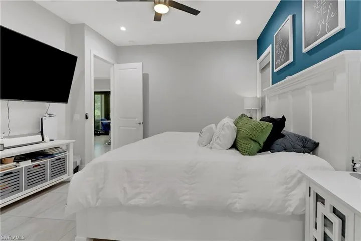 3735  32nd SE AVE, Naples, FL 34117