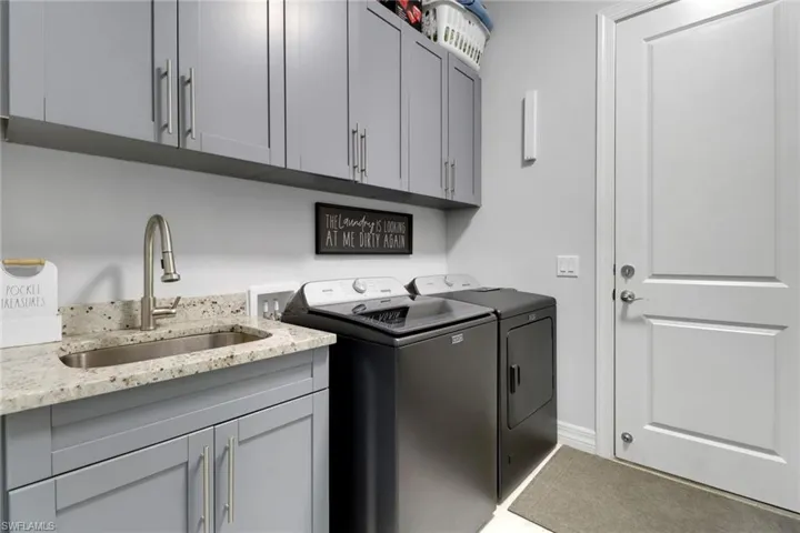 3735  32nd SE AVE, Naples, FL 34117