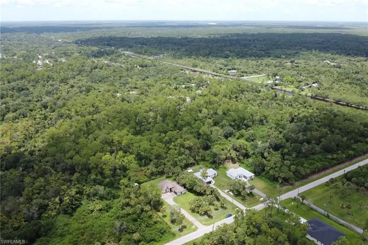 3735  32nd SE AVE, Naples, FL 34117
