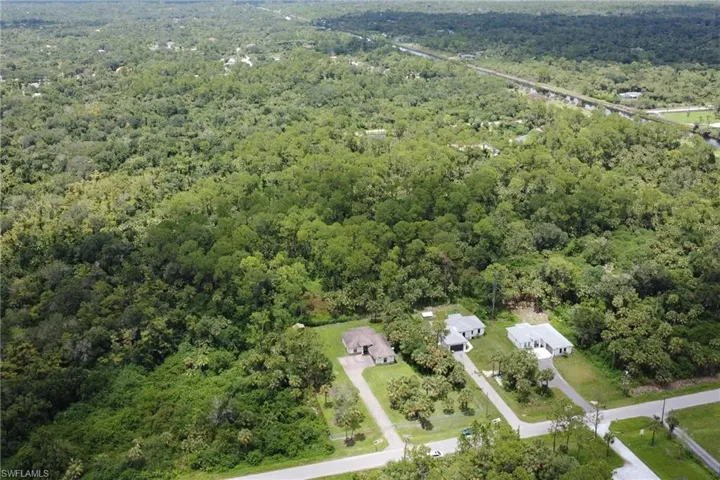 3735  32nd SE AVE, Naples, FL 34117