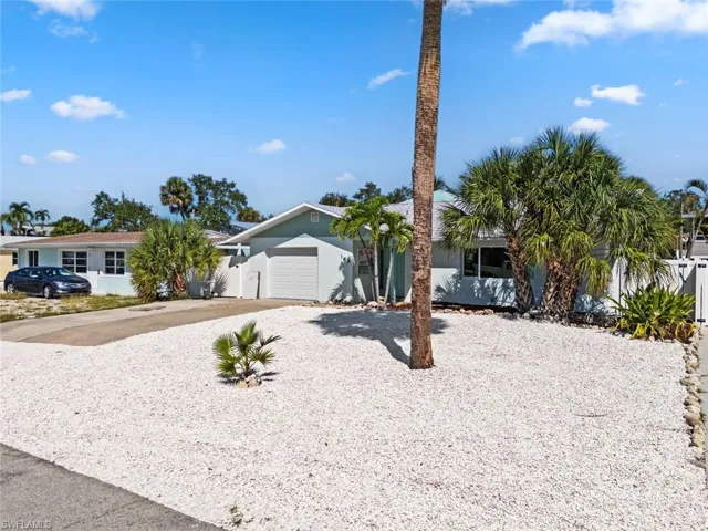 193 Hibiscus Dr, Fort Myers Beach, Florida 33931