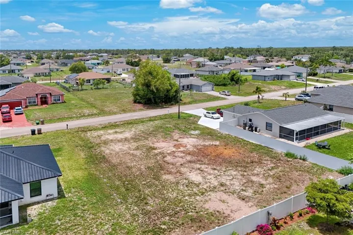 3205 2nd Pl, Cape Coral, Florida 33993
