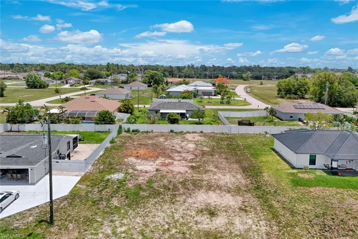 3205 2nd Pl, Cape Coral, Florida 33993