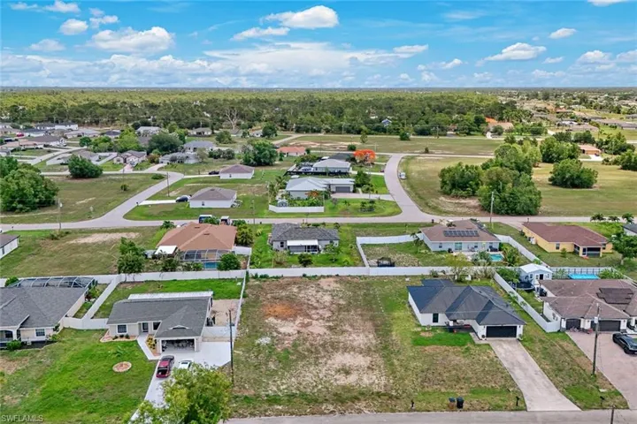 3205 2nd Pl, Cape Coral, Florida 33993