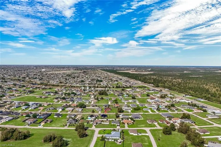 3205 2nd Pl, Cape Coral, Florida 33993
