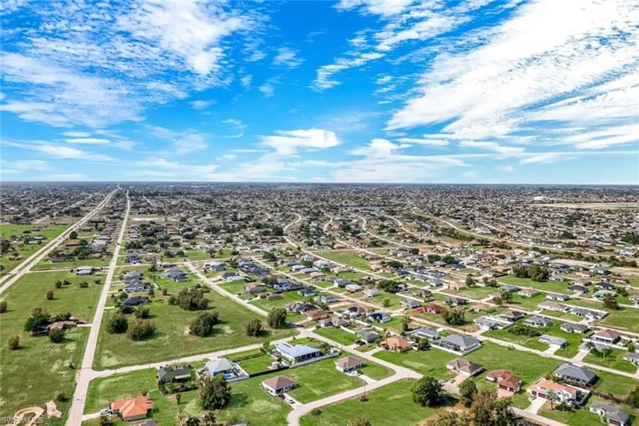 3205 2nd Pl, Cape Coral, Florida 33993