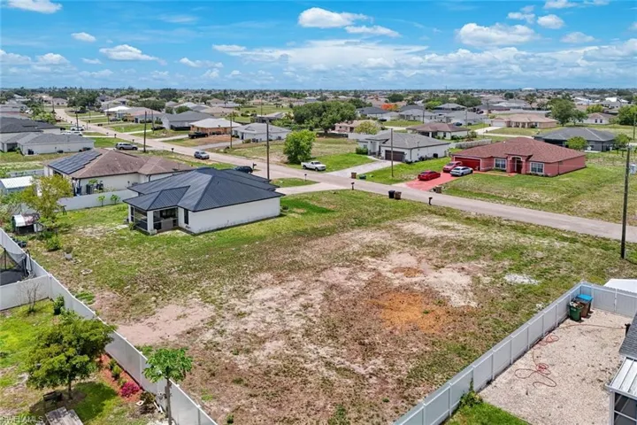 3205 2nd Pl, Cape Coral, Florida 33993