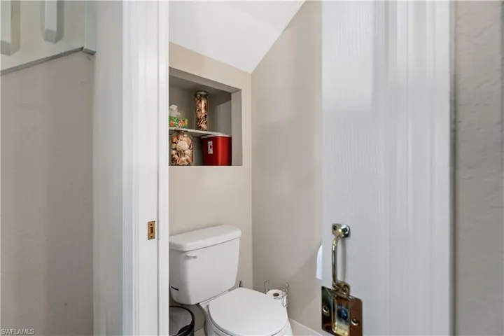 1/2 Bath